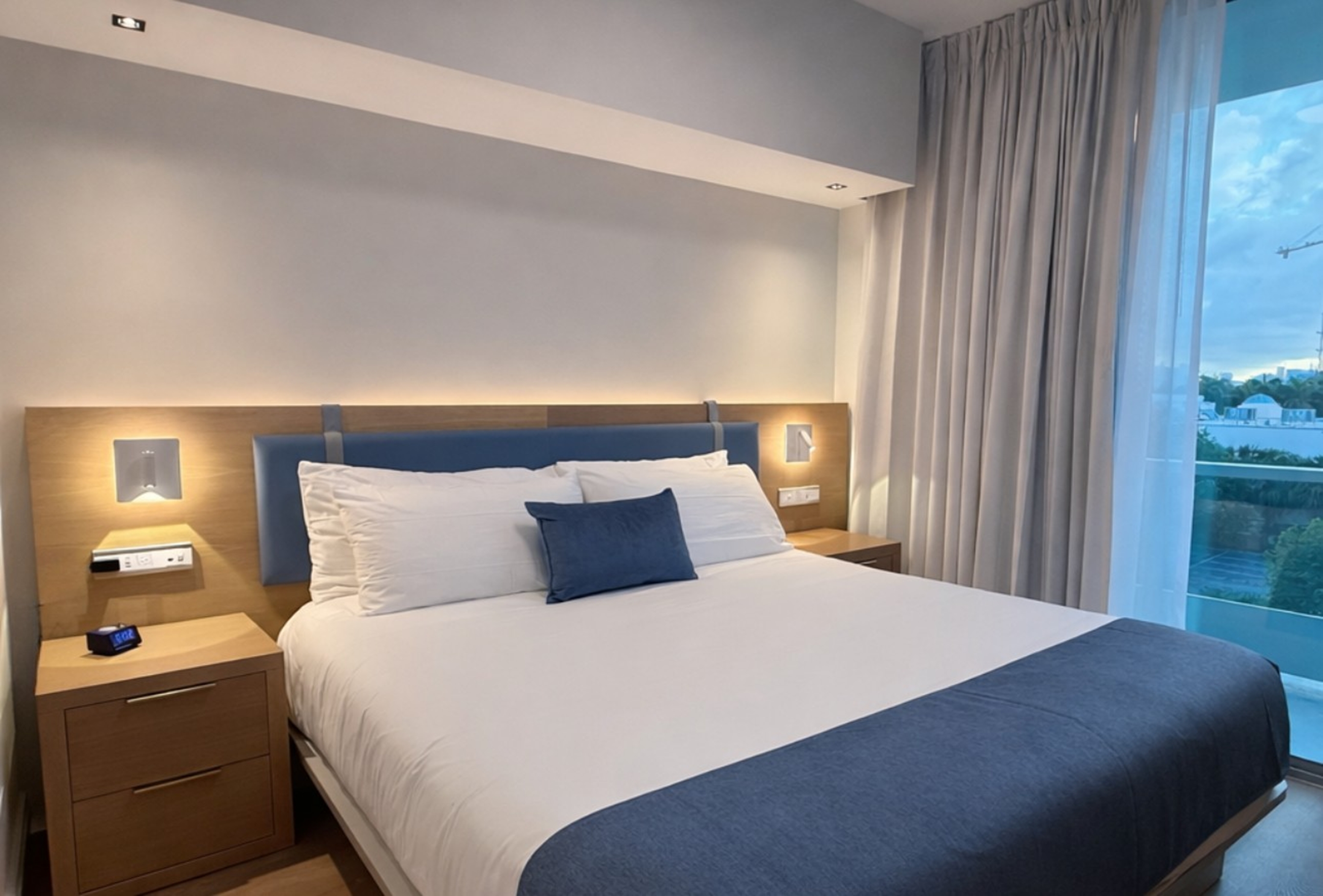 Guest room at the Dolce by Wyndham Miami Beach in Miami Beach, Florida